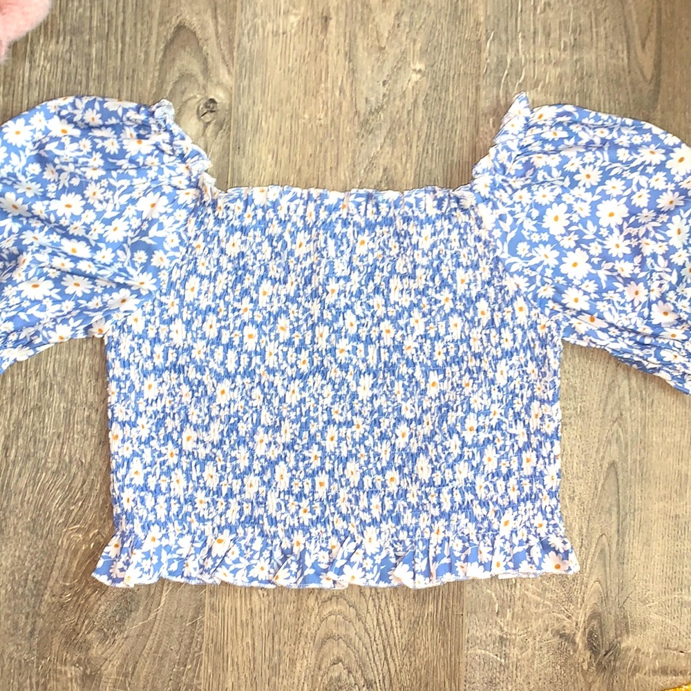 Blue flower top!